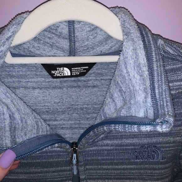 North Face Women’s Full Zip Fleece - Picture 3 of 5